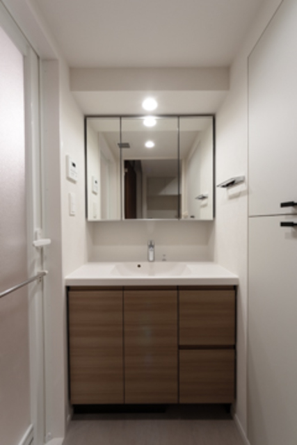 洗面設備　※写真は同タイプ住戸です。