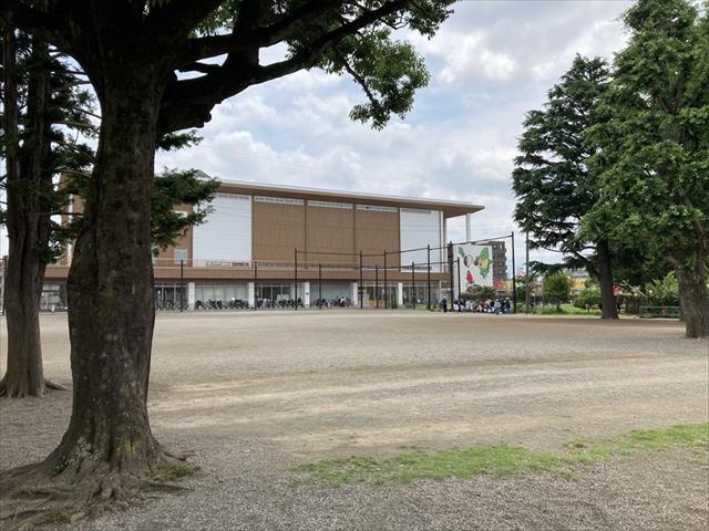 公園　スポーツ広場（公園）まで714m