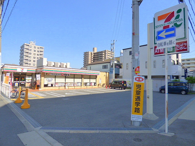 コンビニ　セブンイレブン（コンビニ）まで1230m