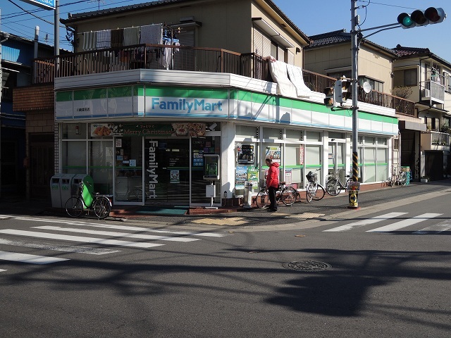 コンビニ　ファミリーマート「川崎渡田店」（コンビニ）まで369m