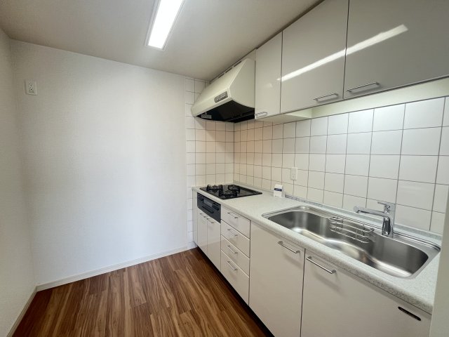 キッチン　＊居住中の為別部屋参照