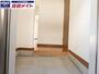 玄関　同物件別部屋の写真