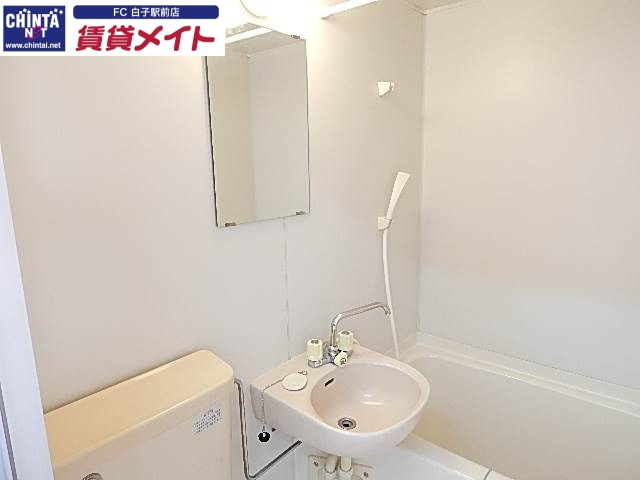 洗面設備　同物件別部屋の写真