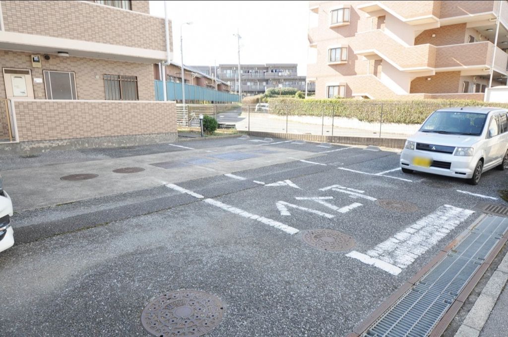 駐車場　駐車場