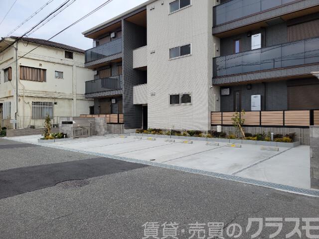 駐車場　敷地内駐車場