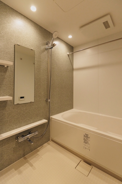 バス・シャワールーム　※写真は同タイプ住戸です。