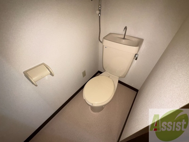 トイレ　こちらはトイレです。清潔感があり、安心して使用できます。