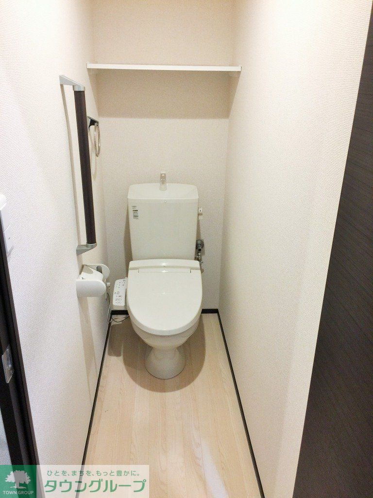 トイレ　バストイレ別、温水洗浄便座付き