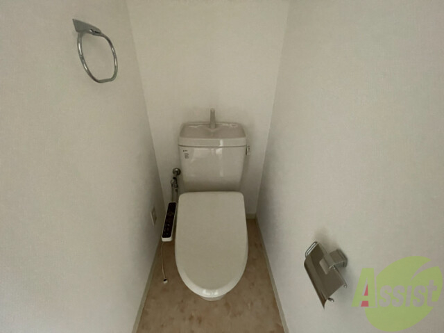 トイレ　ウォシュレット付きのトイレです。シャワートイレは日本の宝。