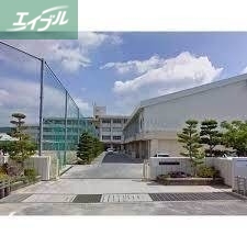 中学校　岡山市立高島中学校（中学校）まで747m