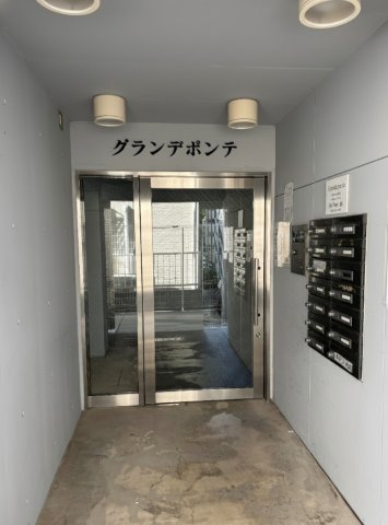 エントランス　オートロック付のエントランス