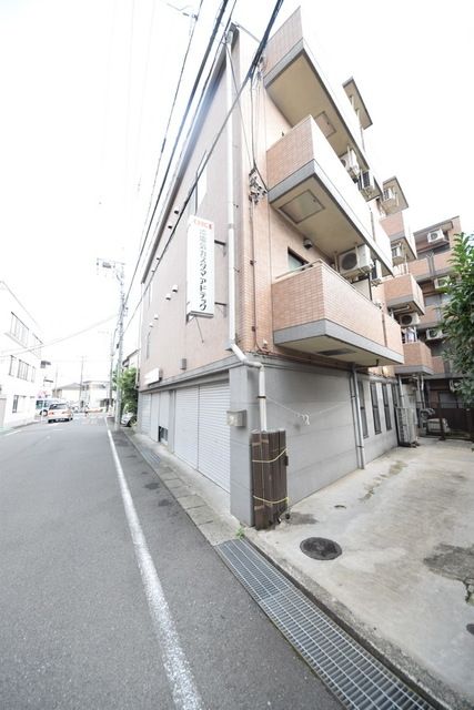 建物外観　内見のご予約はタウンハウジングまで♪