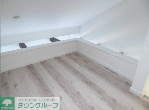 その他部屋・スペース　階段で上がれるロフトは、大型収納や寝室として活躍しそうです！