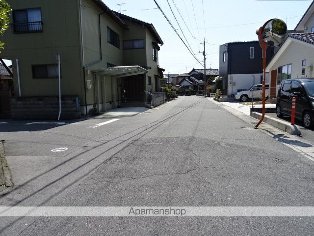 その他　前面道路（その他）まで0m