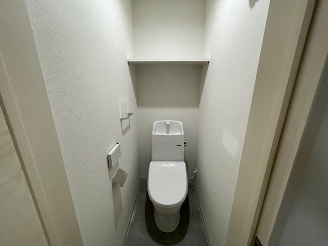 地下鉄谷町線 千林大宮駅 徒歩12分 4階建 築2年のトイレ写真