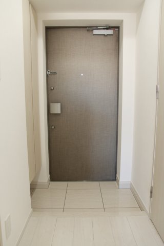 玄関　クオリタス田端　北区田端新町3
