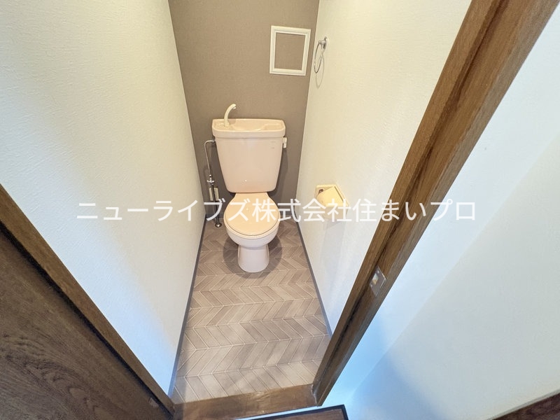 ＪＲ片町線 忍ケ丘駅 徒歩7分 3階建 築29年のトイレ写真