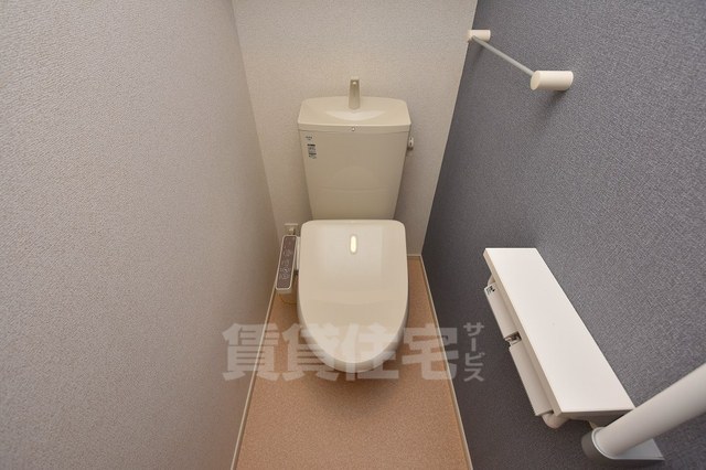 ＪＲ片町線 徳庵駅 徒歩13分 3階建 築6年のトイレ写真