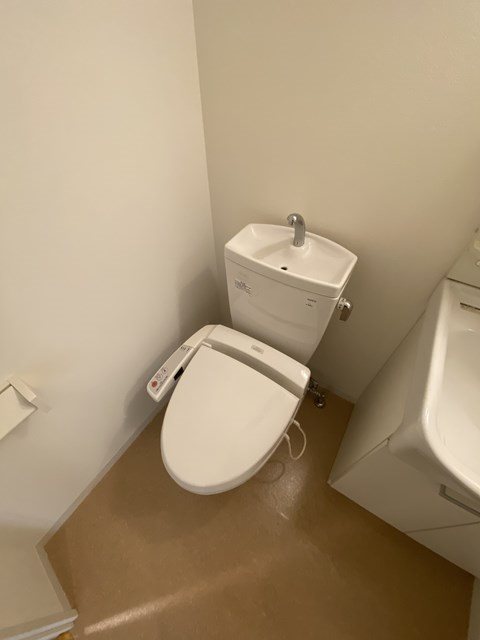 地下鉄箱崎線 呉服町駅 徒歩2分 14階建 築19年のトイレ写真
