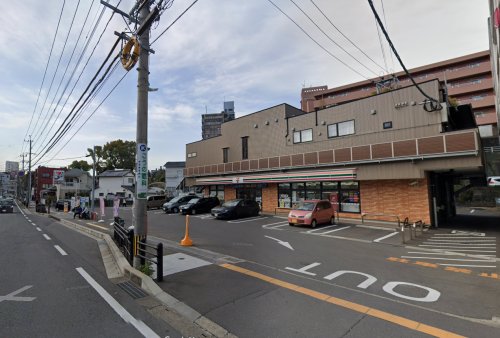 コンビニ　セブンイレブン 長崎若草町店（コンビニ）まで890m