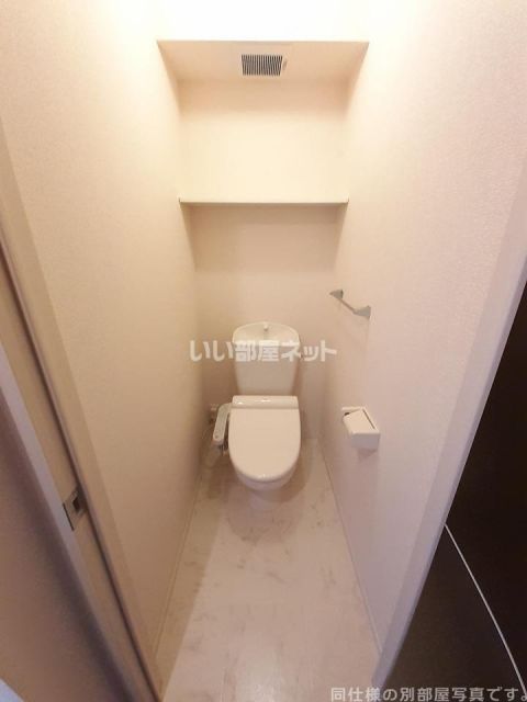 あおなみ線 中島駅 徒歩4分 3階建 築15年のトイレ写真