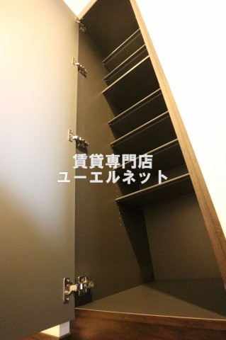 その他設備　収納力たっぷりのシューズボックスで玄関すっきり！