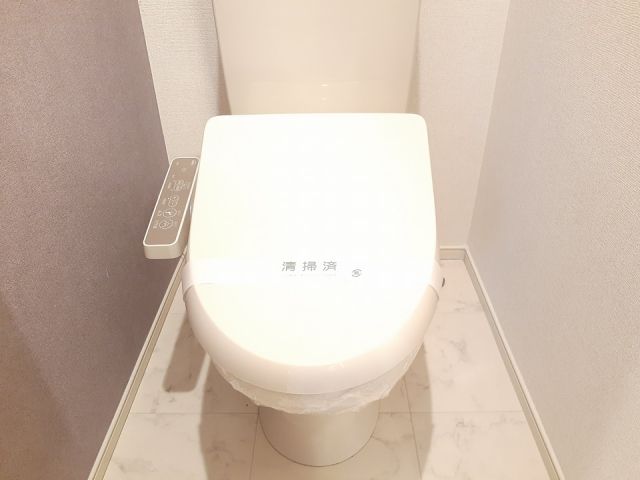 東武佐野線 佐野市駅 徒歩26分 2階建 築7年のトイレ写真
