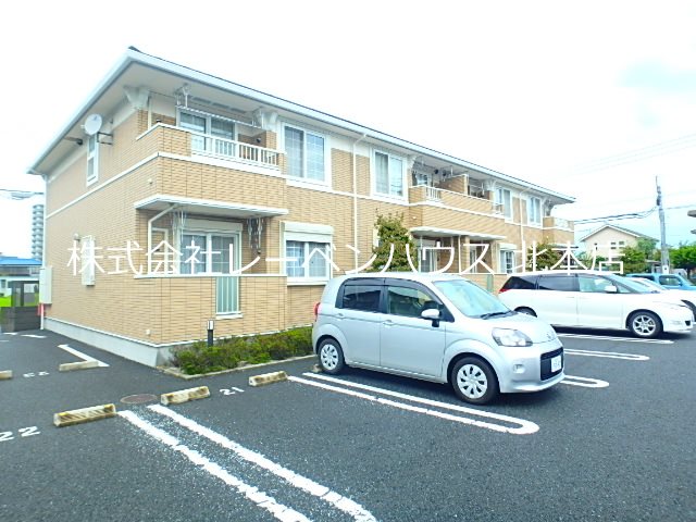 建物外観　レーベンハウス北本店へ048-590-5757