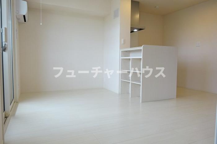 スカイブルー Jの居間写真