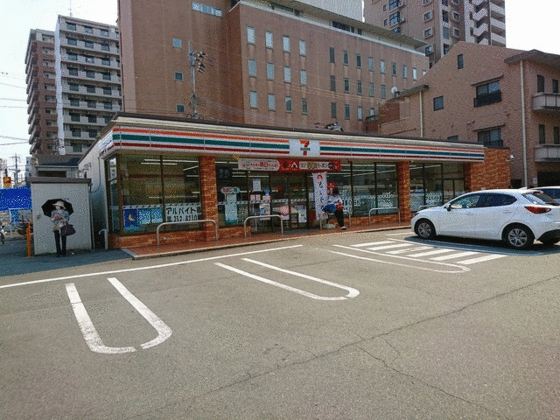 コンビニ　セブンイレブン熊本辛島東店（コンビニ）まで260m