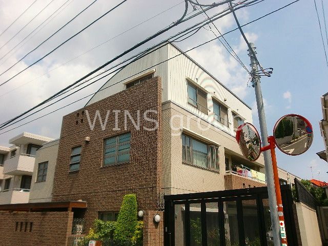 建物外観　閑静な住宅街の低層マンションです