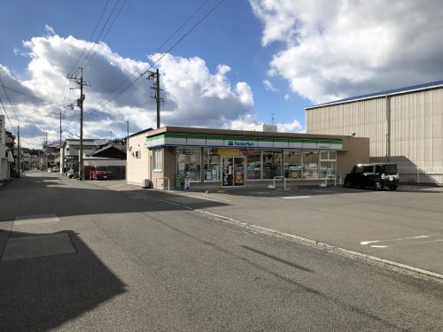 コンビニ　ファミリーマート 今治別宮町四丁目店(コンビニサイクルオアシ（コンビニ）まで800m