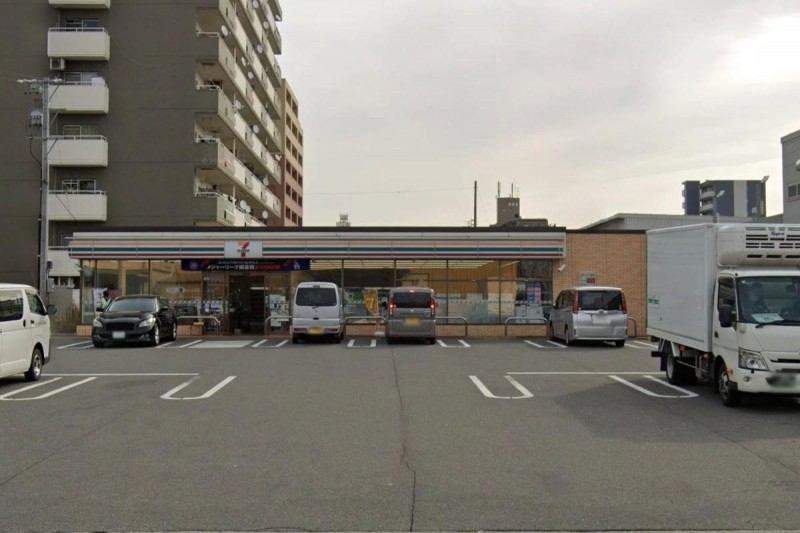 コンビニ　セブンイレブン 名古屋新川町2丁目店（コンビニ）まで348m