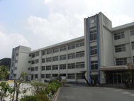 小学校　中間市立中間北小学校（小学校）まで998m
