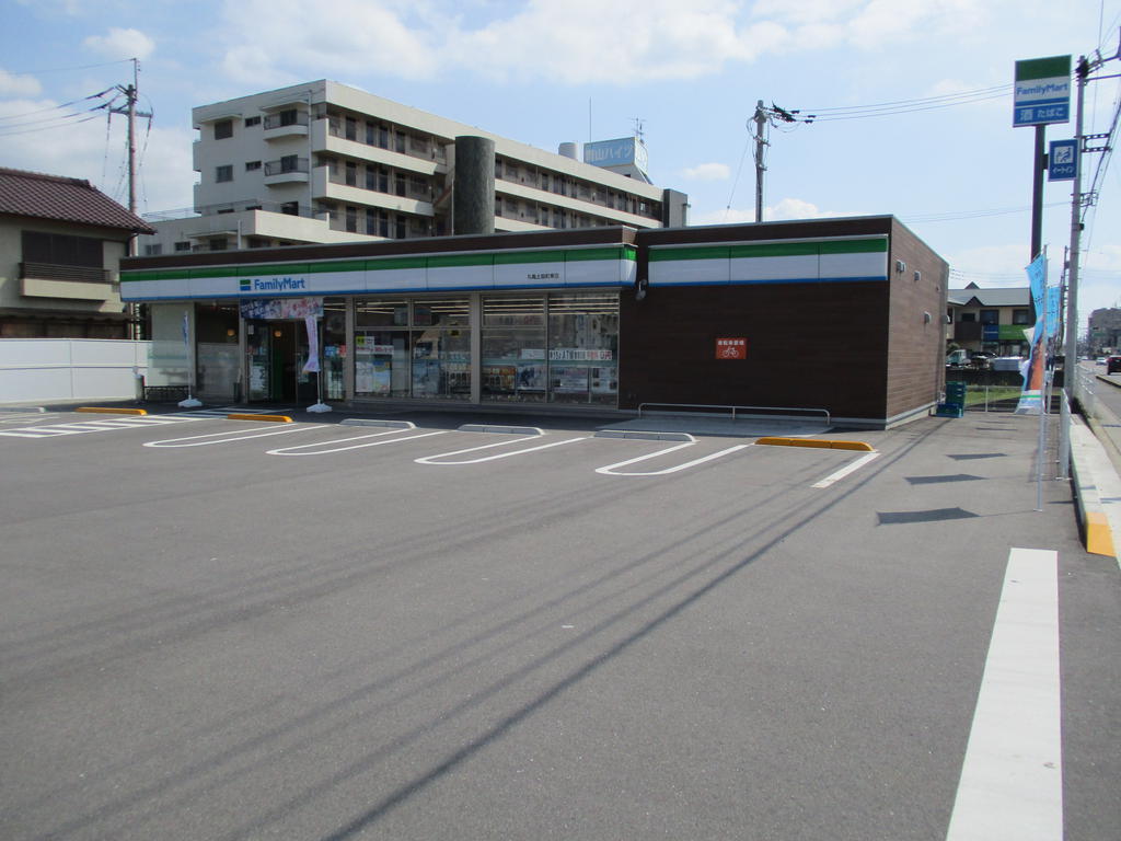 コンビニ　ファミリーマート丸亀土器町東店（コンビニ）まで517m