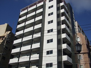 鹿児島市松原町のマンションの建物外観