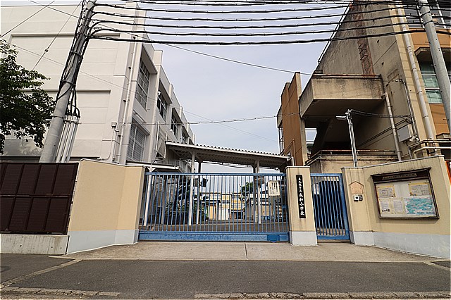 小学校　東大阪市立成和小学校（小学校）まで840m