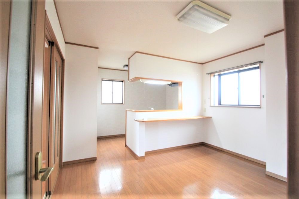 居室・リビング　カウンターキッチンを備えたLDK