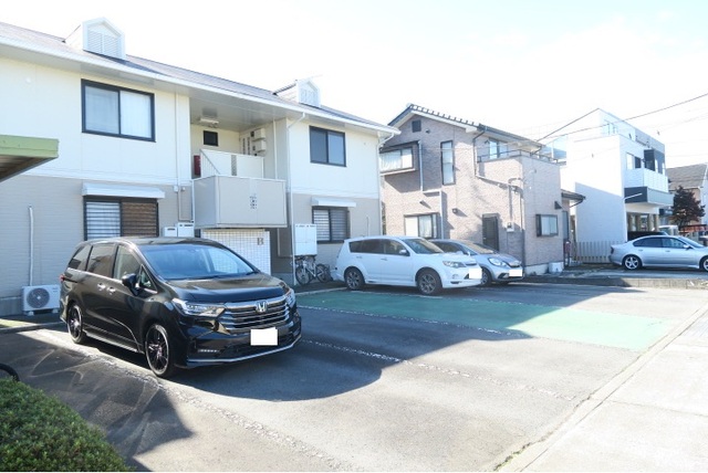 駐車場　敷地内駐車場（２台付き縦列駐車）