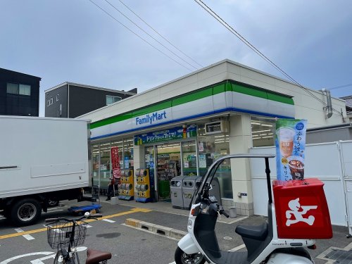 コンビニ　ファミリーマート 俊徳道駅西店（コンビニ）まで489m