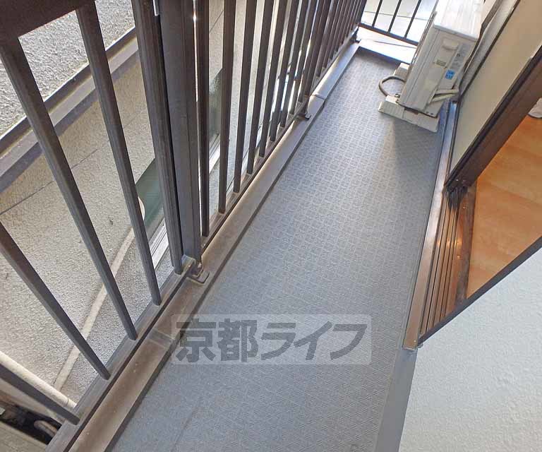 【京都市左京区田中上大久保町のマンションのバルコニー】