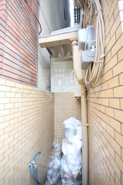 バルコニー　室内写真は別室のものです