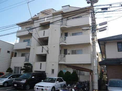 徳島市佐古六番町のマンションの建物外観