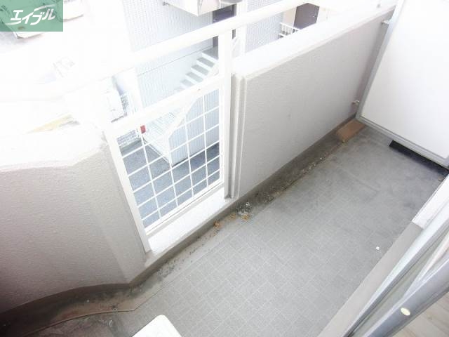 バルコニー　バルコニ－