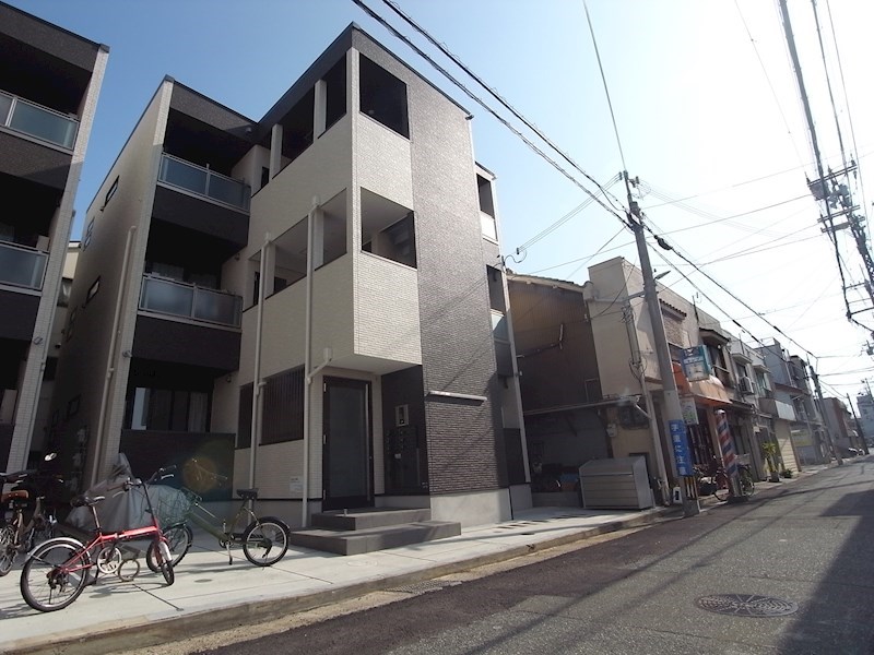 神戸市長田区梅ケ香町のアパートの建物外観