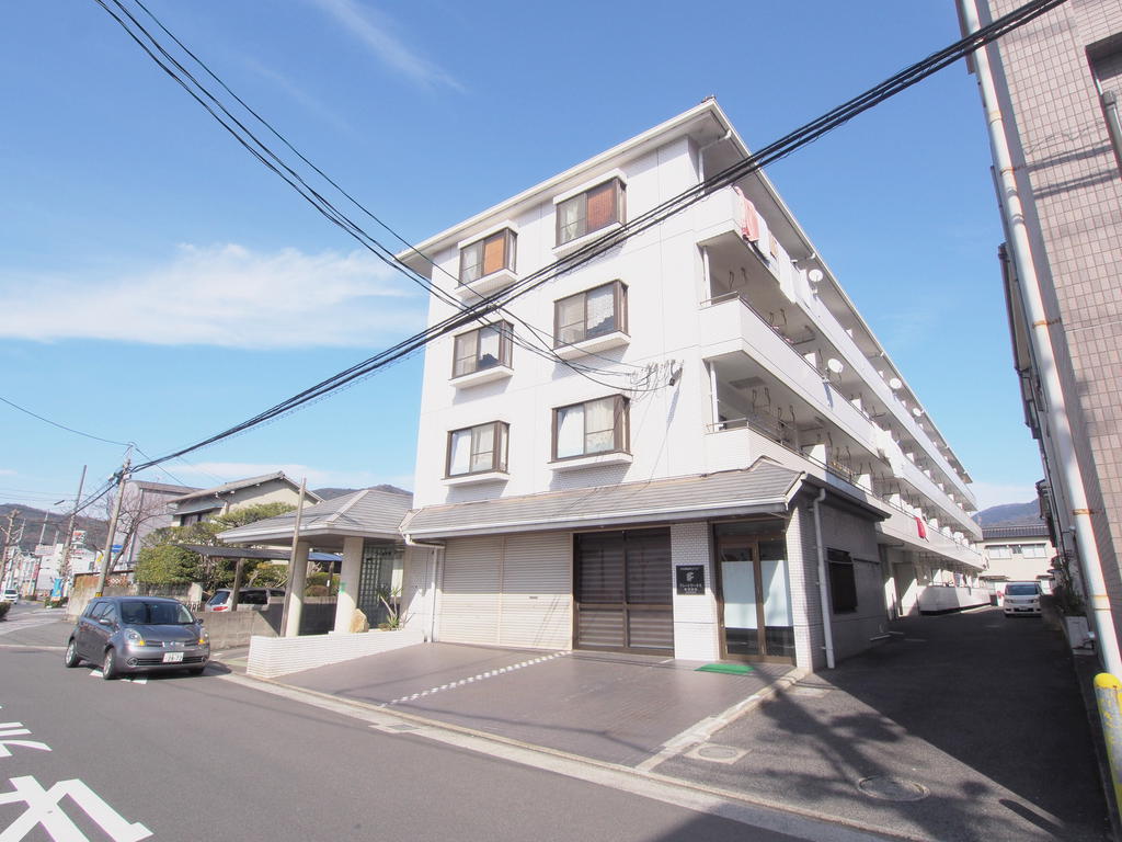 安芸郡海田町南幸町のマンションの建物外観