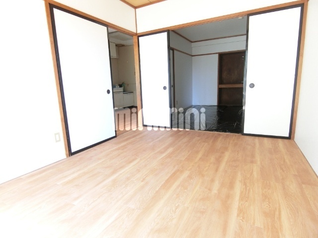 居室・リビング　６帖の洋室です。