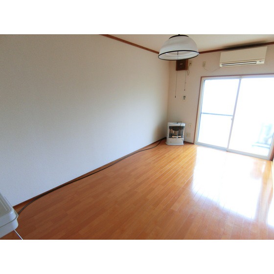 居室・リビング　冷暖房完備です。