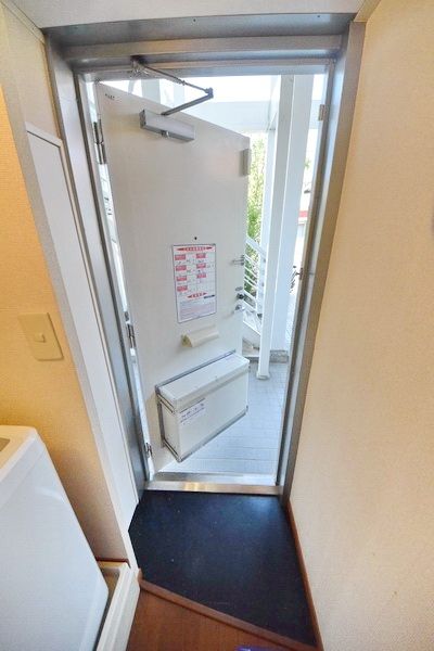 レオパレスパークサイドIIIの玄関写真