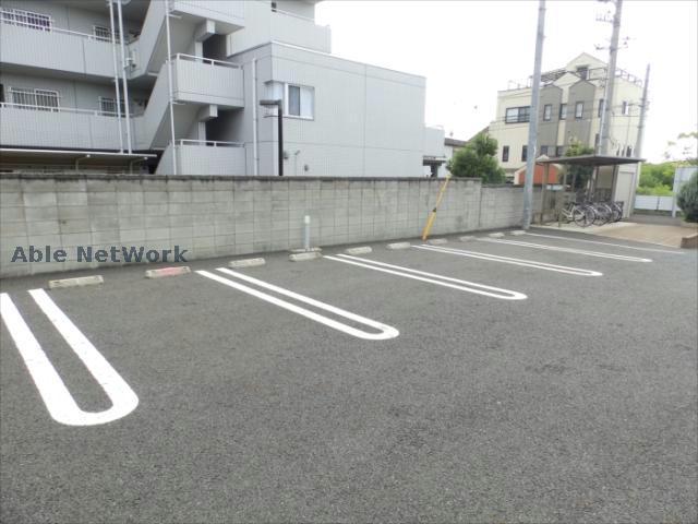 【古河市中央町のアパートの駐車場】